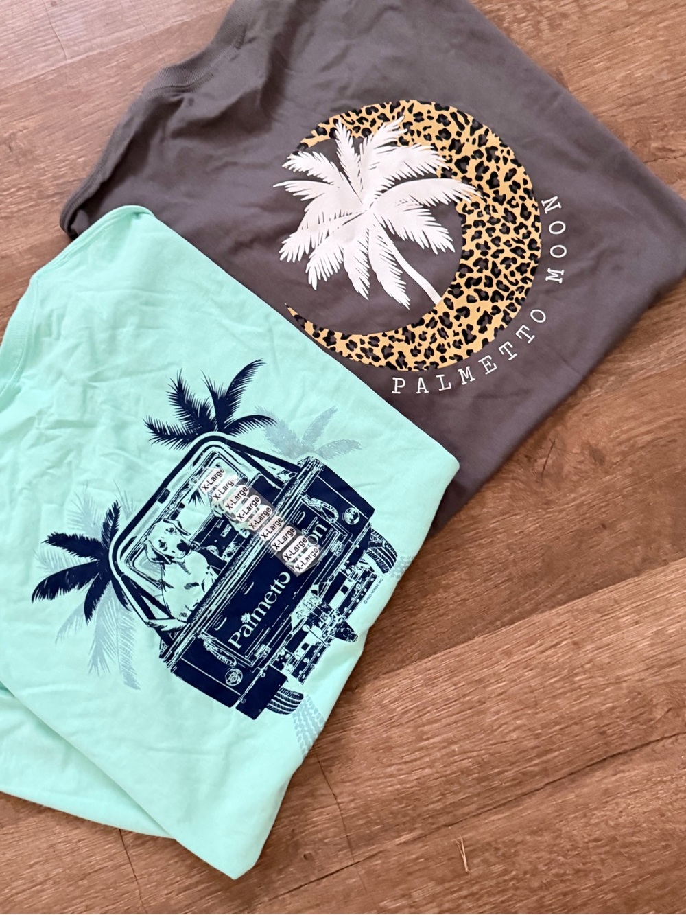 Adult X Large Palmetto Moon NEW with tags - Mint and Charcoal